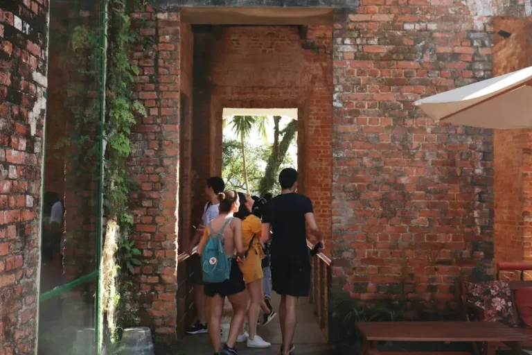 Visitas e viagens de campo